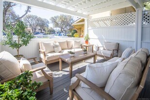 950 Olive Ave in Coronado, CA - Building Photo