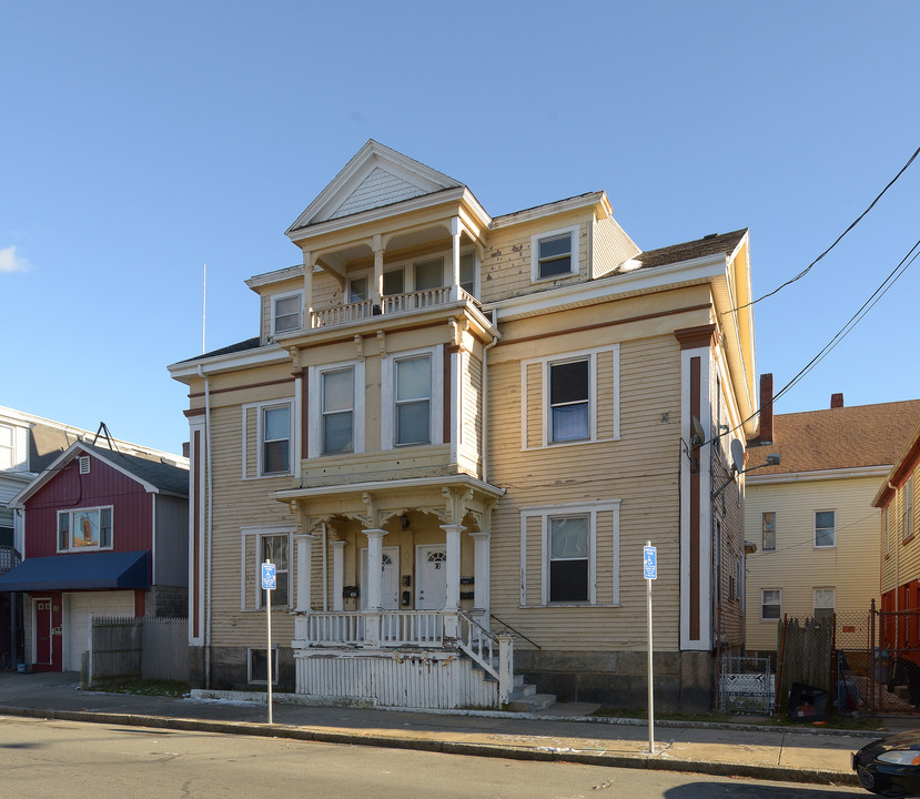 74 Dartmouth St in New Bedford, MA - Building Photo