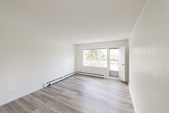 Edmonton Trail Apartments in Calgary, AB - Building Photo - Building Photo
