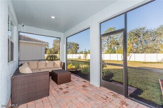 267 Tamarindo Ln in Naples, FL - Building Photo - Building Photo