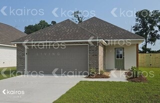 13751 Pinyon Dr in Denham Springs, LA - Building Photo