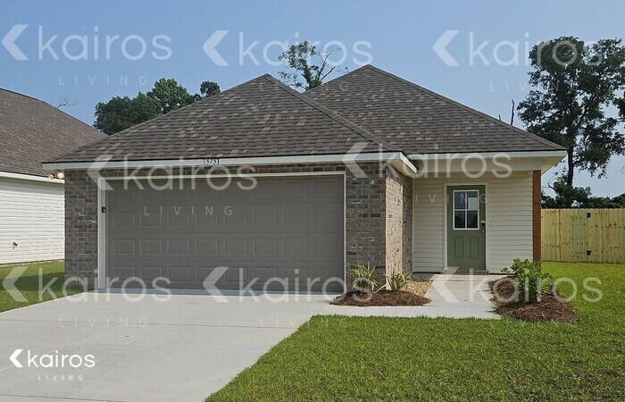 13751 Pinyon Dr in Denham Springs, LA - Building Photo