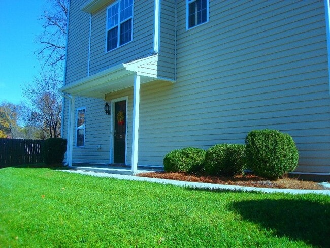 22 Dunlevy Way, Unit 01G103 in Greensboro, NC - Building Photo - Building Photo