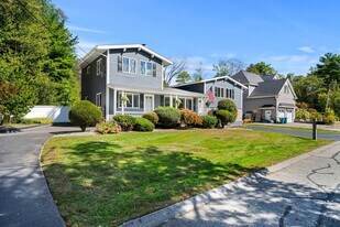 14 Saint Marys Rd in Burlington, MA - Building Photo