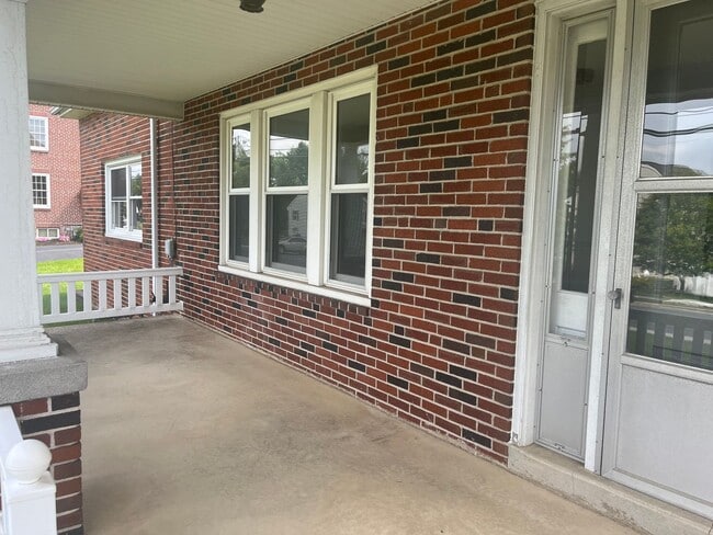 177 E Church St in Stevens, PA - Foto de edificio - Building Photo