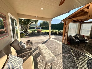 5634 Locust Ln in Cashmere, WA - Foto de edificio - Building Photo