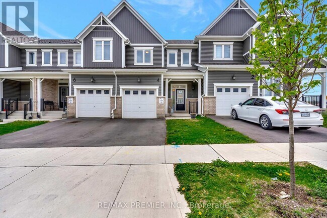 4 Saxony St in Kitchener, ON - Building Photo - Building Photo