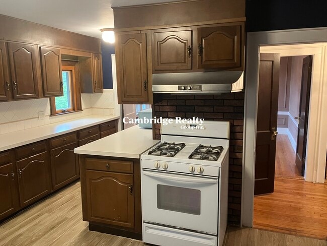 93 Hillside Rd, Unit 2A in Watertown, MA - Building Photo - Building Photo