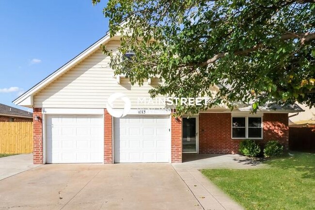 property at 1113 N Patterson Dr