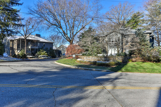 400 Charlotte St in Asheville, NC - Building Photo - Building Photo