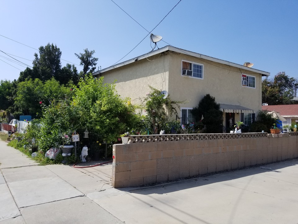 317 W 220th St in Carson, CA - Building Photo