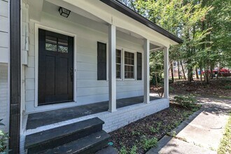 6 Shelter Cove in Durham, NC - Building Photo - Building Photo