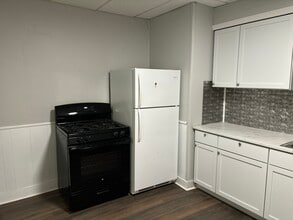 30 Pearl St, Unit 1 in Bainbridge, NY - Foto de edificio - Building Photo