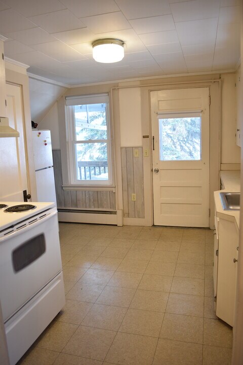 64 Elm St in Auburn, ME - Building Photo