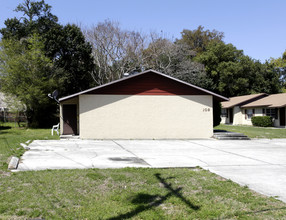 107 S Lone Oak Dr in Leesburg, FL - Building Photo - Building Photo