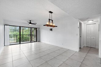 1501 Windorah Way in Royal Palm Beach, FL - Building Photo - Building Photo