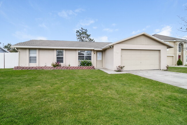 3341 Sky St in Deltona, FL - Foto de edificio - Building Photo