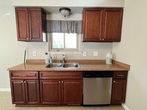 26066 Townley St in Madison Heights, MI - Building Photo - Building Photo