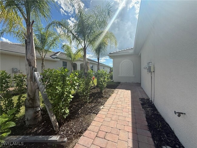 property at 2224 Dragonfruit Wy