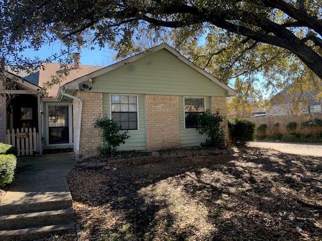 2526 Sunflower Dr in Arlington, TX - Building Photo