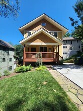 27 Houston St in Asheville, NC - Building Photo - Building Photo