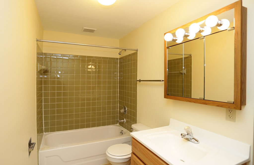 Pinecrest Manor Apartments Liverpool, NY Apartments