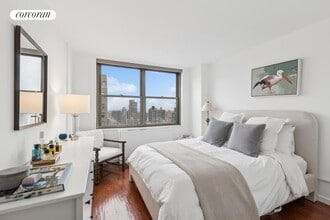 301 E 79th St in New York, NY - Building Photo - Building Photo