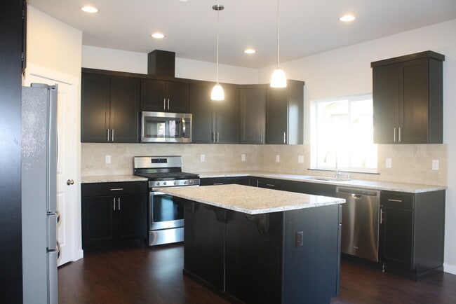 17906 8th Pl W in Lynnwood, WA - Building Photo - Building Photo