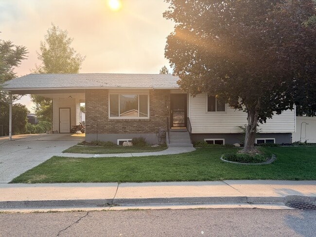 property at 386 S 900 W St