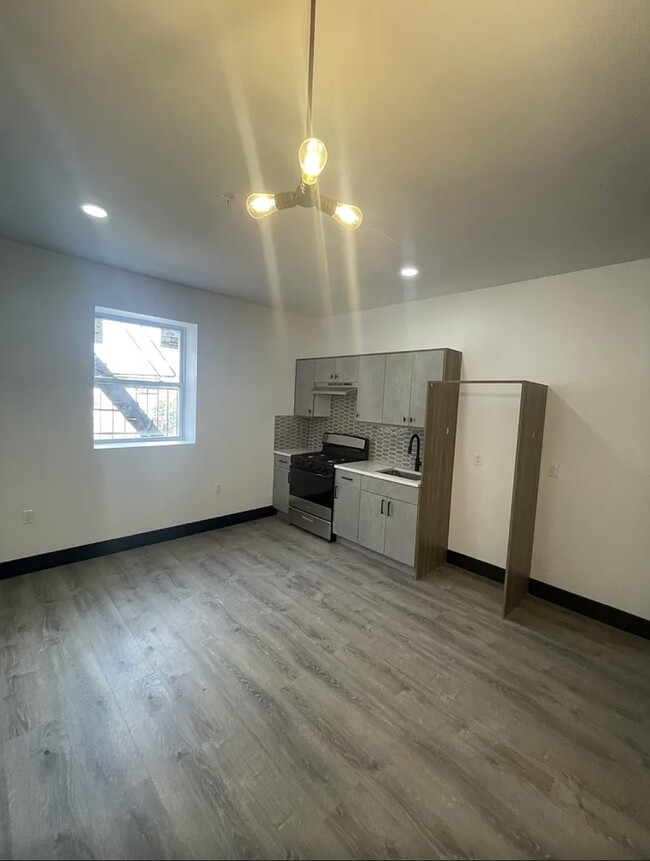 12 Thomas St, Unit 3E in Newark, NJ - Building Photo - Building Photo