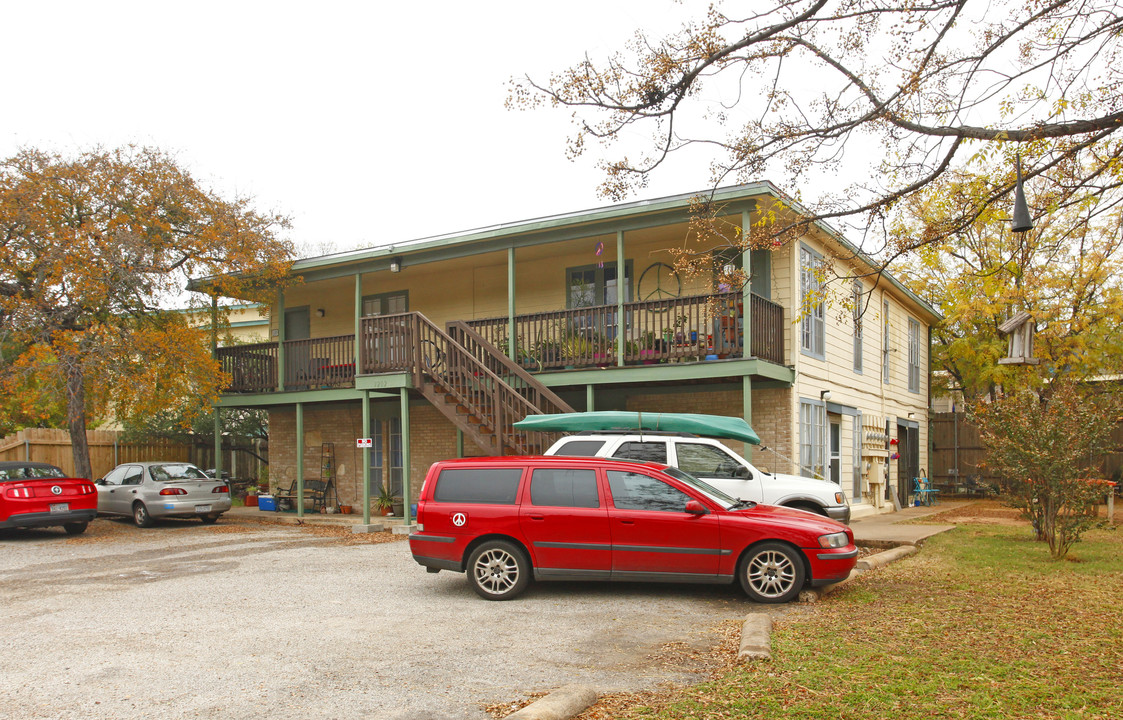 1200--1202 Hollow Creek Dr in Austin, TX - Building Photo