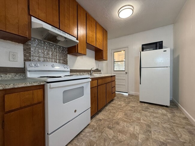 4 SW Cleveland Ave in Bend, OR - Building Photo - Building Photo