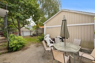 10 Newcastle Rd, Unit 2 in Peabody, MA - Building Photo - Building Photo