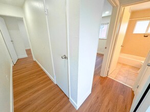 4802 Daisy St, Unit Unit A in Oakland, CA - Foto de edificio - Building Photo