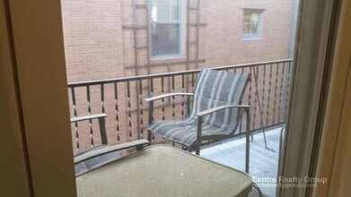 85 Winchester St in Brookline, MA - Foto de edificio - Building Photo