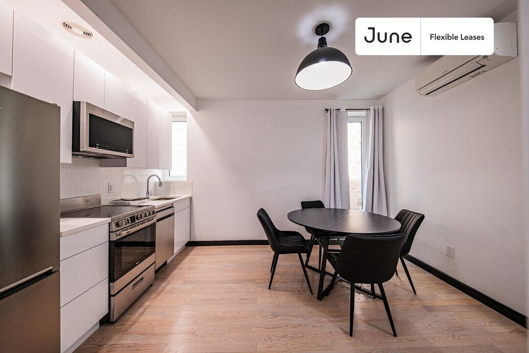 624 E 17th St in Brooklyn, NY - Building Photo