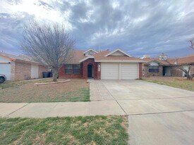 10913 Joe Dimaggio Cir in El Paso, TX - Building Photo