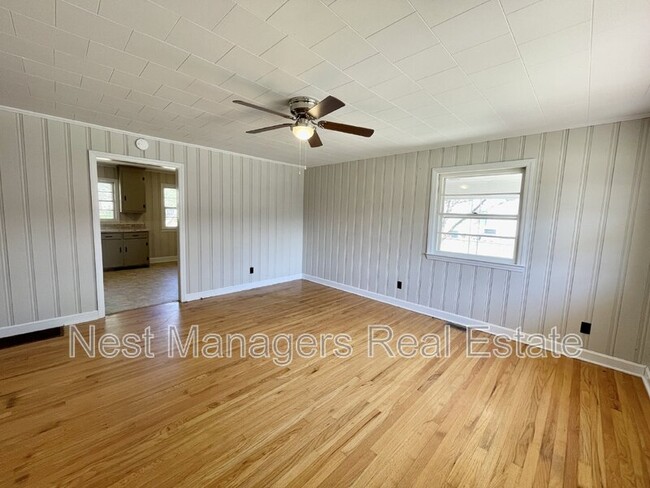 531 E Donaldson Ave in Raeford, NC - Building Photo - Building Photo