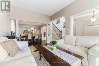 734 Rolling River Crescent in Ottawa, ON - Building Photo - Building Photo