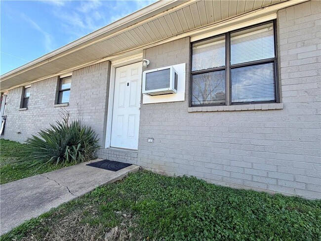 102 NW K St in Bentonville, AR - Building Photo - Building Photo