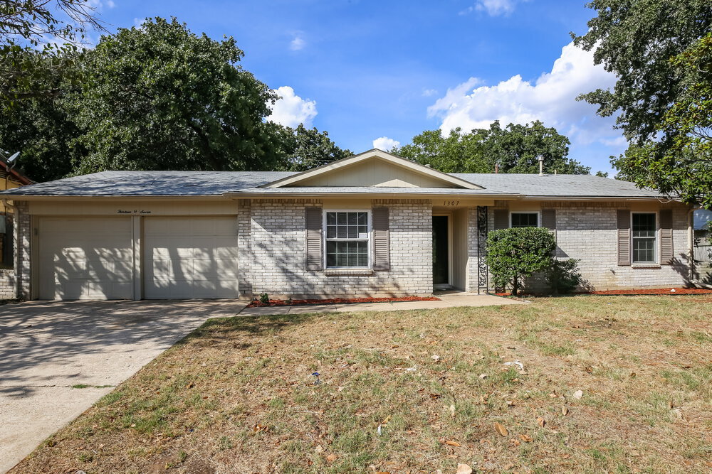 1307 Columbine Ct in Arlington, TX - Building Photo
