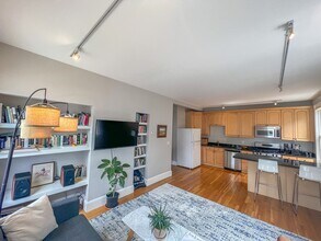 390 Norfolk St in Cambridge, MA - Building Photo - Building Photo