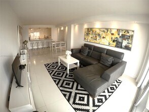 19390 Collins Ave, Unit 1223 in Sunny Isles Beach, FL - Building Photo - Building Photo