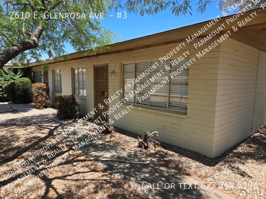 2610 E Glenrosa Ave in Phoenix, AZ - Foto de edificio