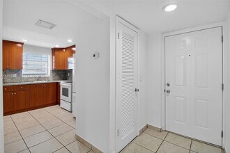 500 NE 26th St in Miami, FL - Building Photo - Building Photo