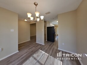 1015 Cedar Run Dr in Duncanville, TX - Building Photo - Building Photo