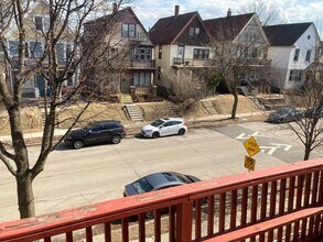 2951-51A N Fratney St in Milwaukee, WI - Foto de edificio - Building Photo