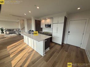 1946 Washington St, Unit #PH-5C in Boston, MA - Building Photo - Building Photo