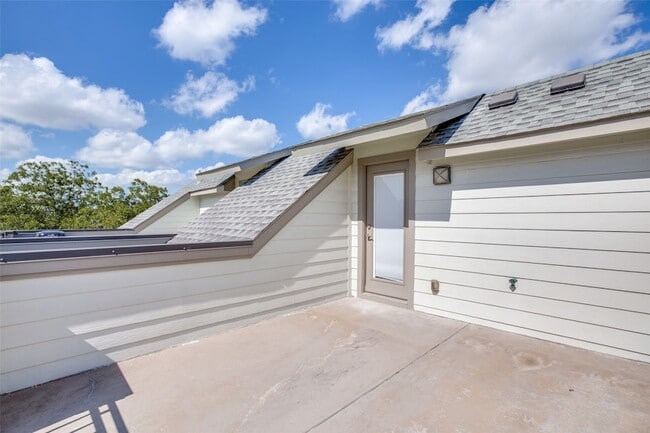 4323 Dickason Ave in Dallas, TX - Foto de edificio - Building Photo