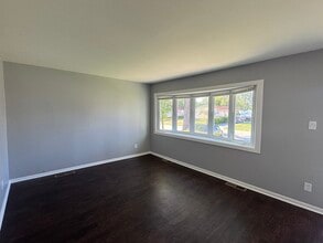 105 Floyd Ln S in Chicago Heights, IL - Building Photo - Building Photo